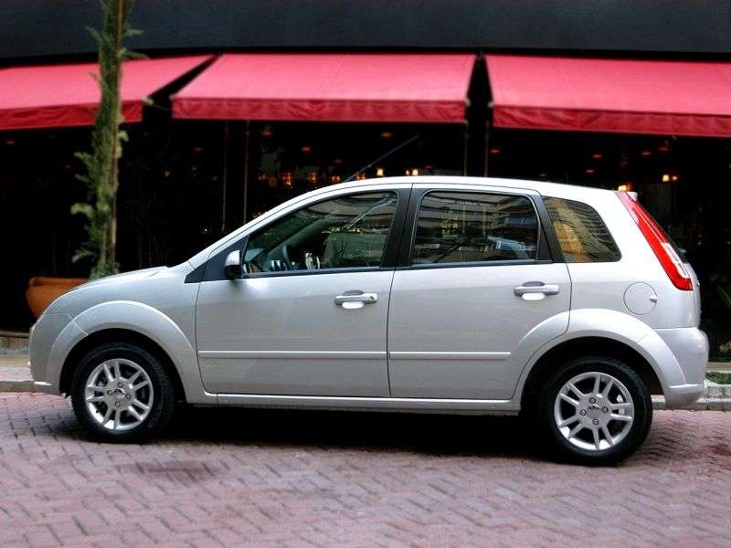 Ford Fiesta 5 tej generacji [zmiana stylizacji] BR hatchback 5 drzwiowy. 1.0 Flex MT (2007–2010)