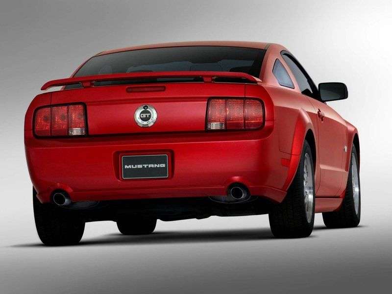 Ford Mustang 5.generacji coupe 4.0 MT (2004 2005)