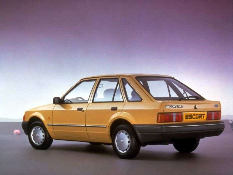 Ford Escort 5 drzwiowy hatchback czwartej generacji 1,4 5MT (1986 1987)
