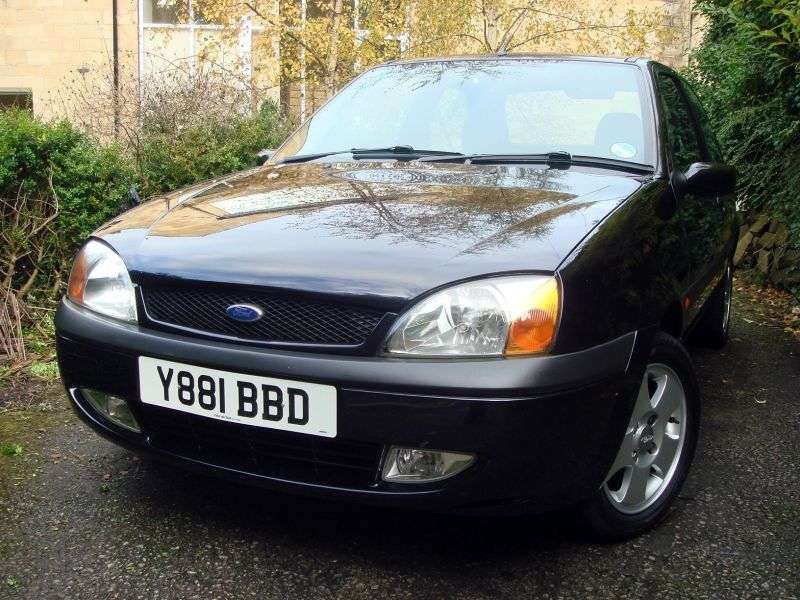 Ford Fiesta 4 tej generacji [zmiana stylizacji] hatchback 5 drzwiowy. 1,6 MT (2000 2002)