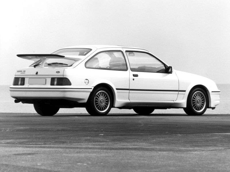 3 drzwiowy Ford Sierra pierwszej generacji RS Cosworth w wersji hatchback 2.0 Cosworth MT (1986 1987)