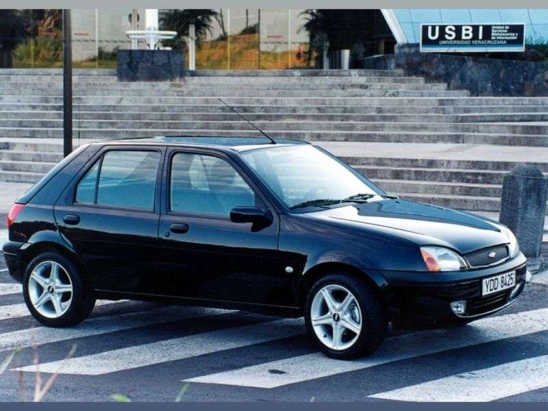 Ford Fiesta 4 tej generacji [zmiana stylizacji] hatchback 5 drzwiowy. 1,4 MT (1999 2002)