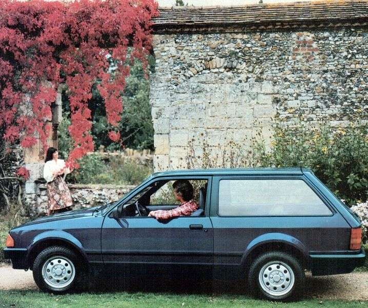 Ford Escort 3 drzwiowy kombi trzeciej generacji 1,6 5 MT (1983 1986)