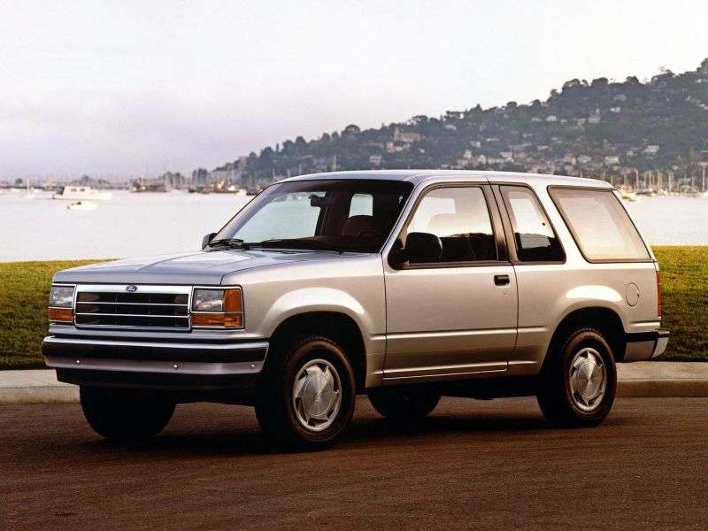 3 drzwiowy sportowy SUV Ford Explorer pierwszej generacji 4,0 AT (1990 1994)