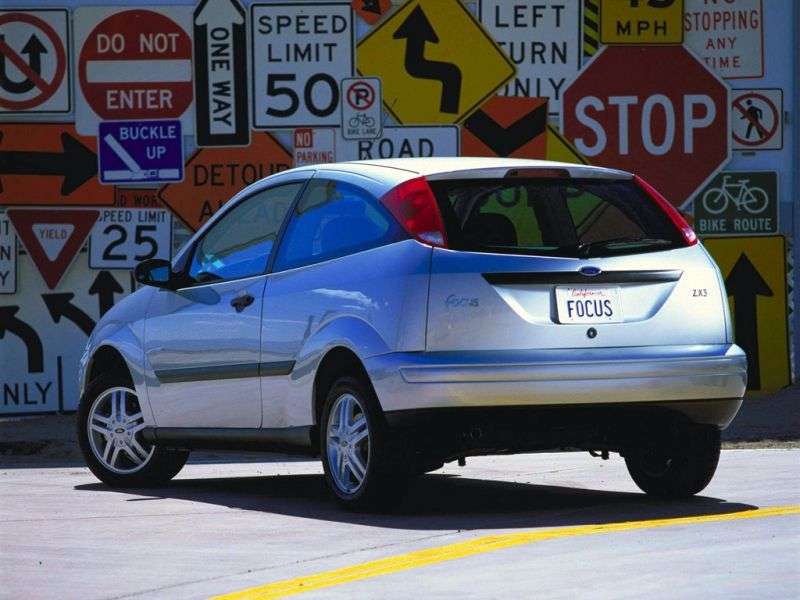 Ford Focus 1st generation Hatchback (USA) 3 in. Hatchback 2.0i MT LX (2002–2004)