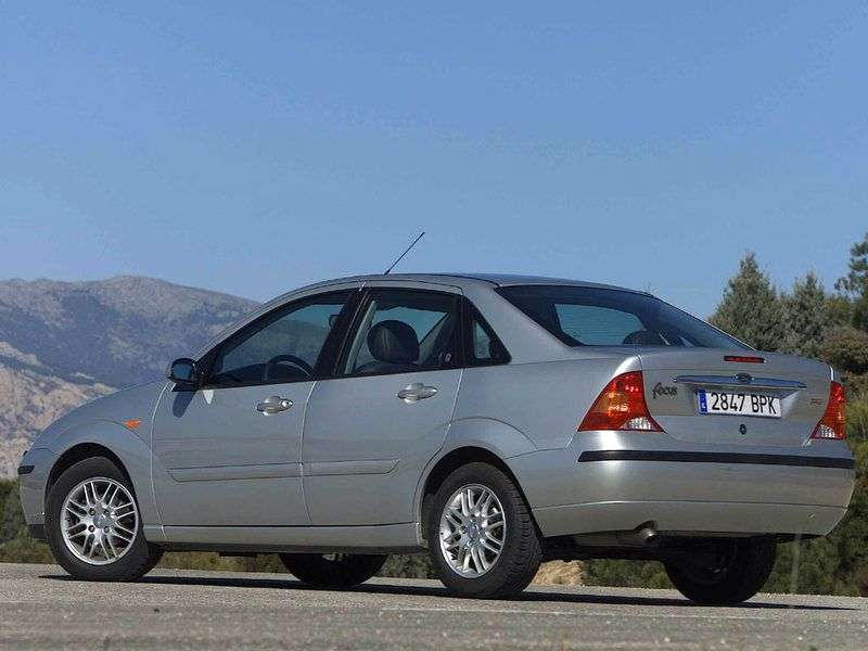 Ford Focus 1.generacja [zmiana stylizacji] sedan 2.0 MT (2001 2004)