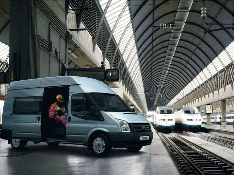 5 drzwiowy minibus Ford Transit 6 generacji Kombi 2.2 TDCi MT FWD 300 MWB High Roof Trend (2013 obecnie)
