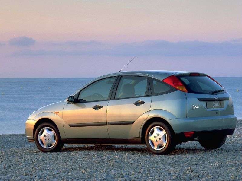 Ford Focus, 5 drzwiowy hatchback pierwszej generacji 1,4 MT (1998 2001)