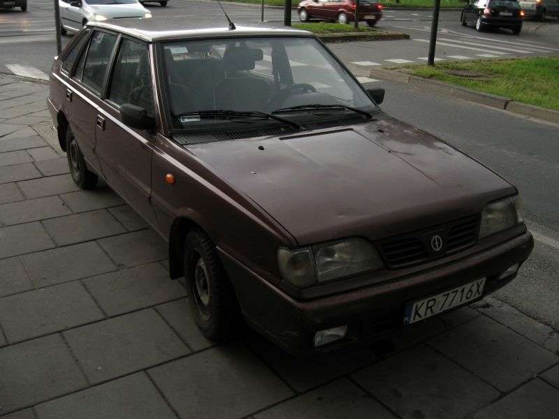 FSO Polonez 2nd generation [restyling] Caro Plus hatchback 1.6 MT GLi (1997–2002)