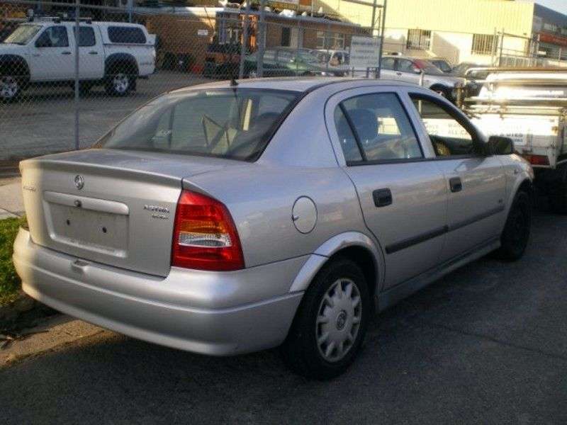 Holden Astra 4.generacja sedan 2.0 MT (2002 obecnie)