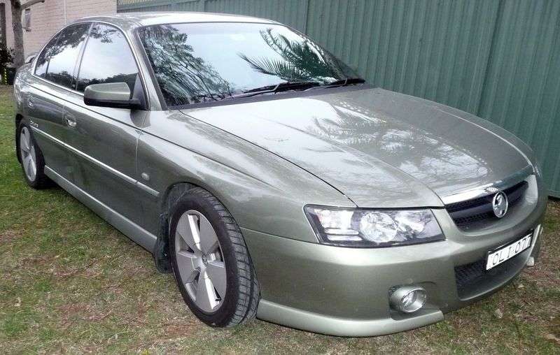 Holden Calais sedan trzeciej generacji 5.7 AT (2000 obecnie)