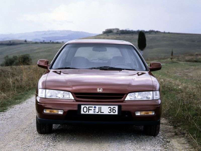 Honda Accord 5.generacja Aerodeck Estate 2.2 AT (1993 1998)