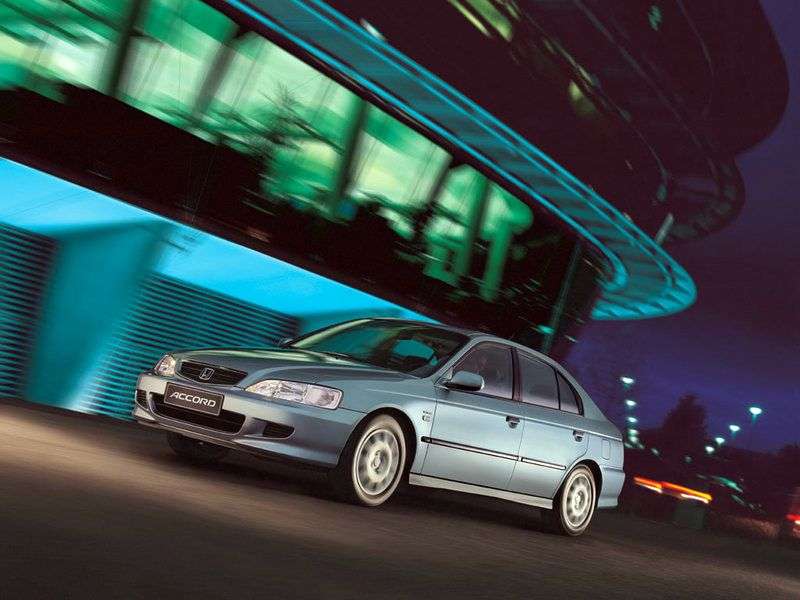 Honda Accord hatchback 6 generacji 1.8 AT (1998 2002)