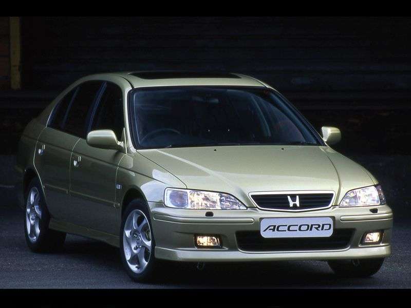 Honda Accord 6th generation hatchback 2.0 MT (1998–2002)