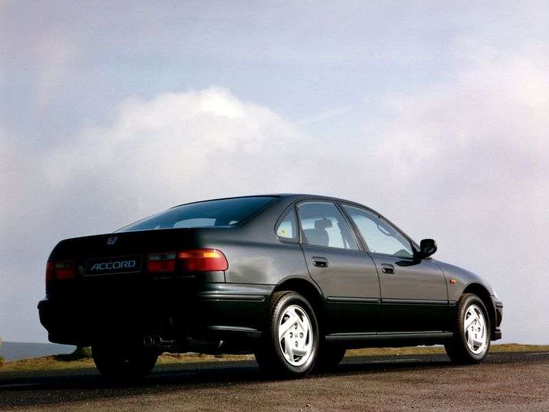 Honda Accord 5 generation sedan 2.0 AT (1993–1996)
