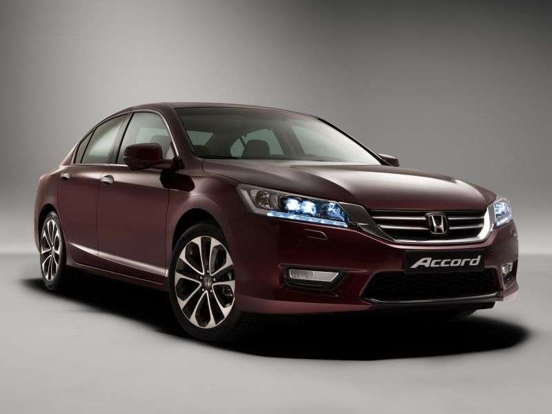 Honda Accord sedan dziewiątej generacji 2.4 MT Sport (2013) (2012 obecnie)
