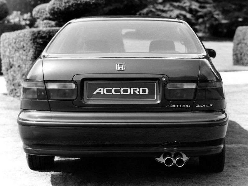 Honda Accord 5 generation sedan 2.3 MT (1993–1996)