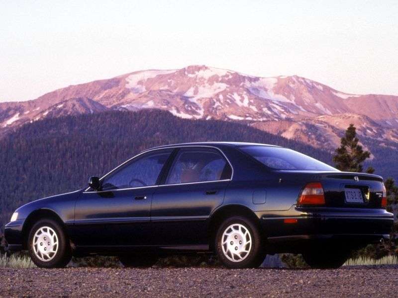 Honda Accord 5 generation US spec sedan 4 doors. 2.2 MT (1993–1998)