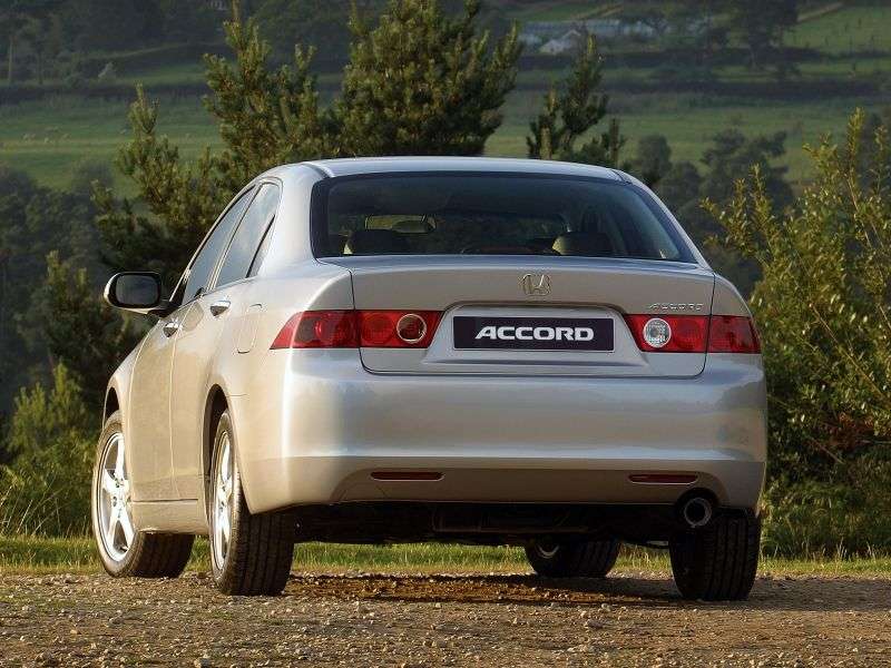 Honda Accord 7 generation sedan 2.0 MT (2003–2006)