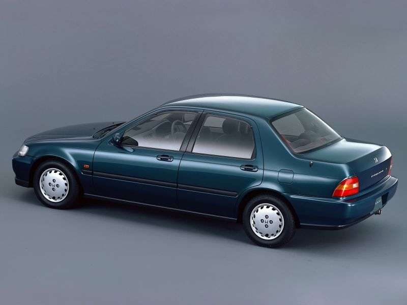 Honda Domani sedan 1.generacji 1.6 MT (1992 1996)