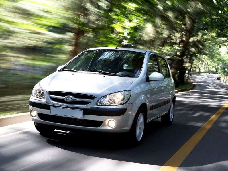 Hyundai Click [zmiana stylizacji] 5 drzwiowego hatchbacka pierwszej generacji. 1,6 mln ton (2005 2011)