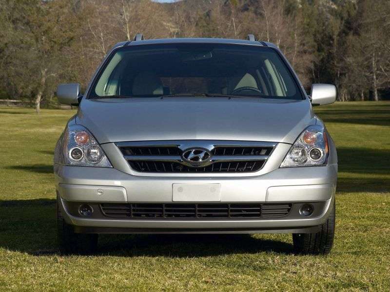Hyundai Entourage 1st generation minivan 3.8 AT (2006–2009)