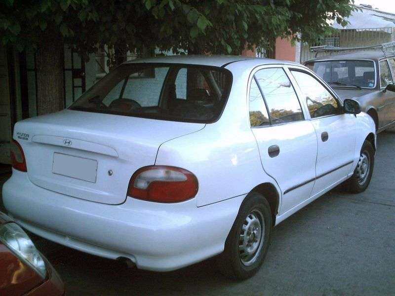 Hyundai Excel X3 [restyled] sedan 1.5 AT (1997–1999)