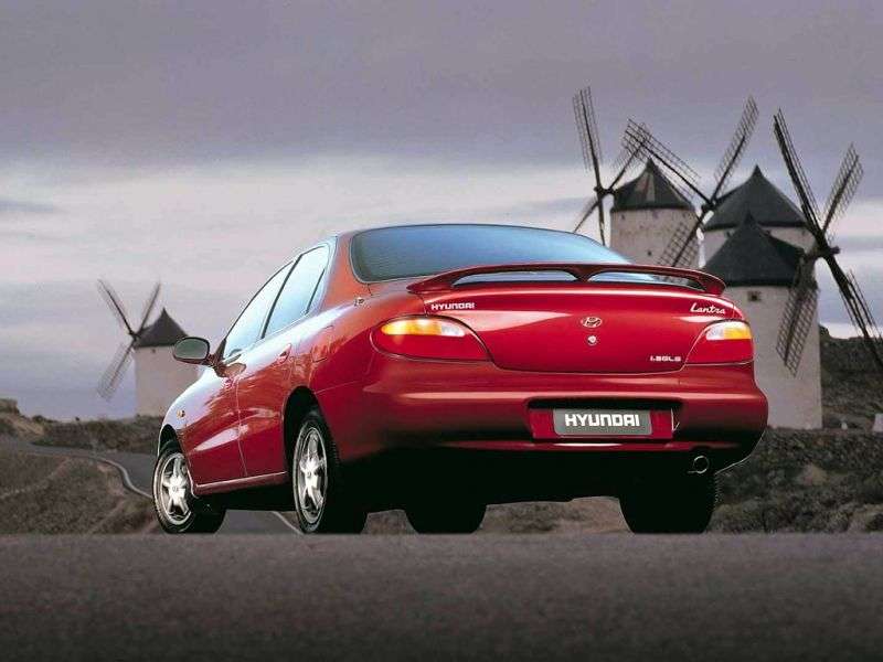 Hyundai Lantra J2 Sedan 1.8 MT (1995 1998)