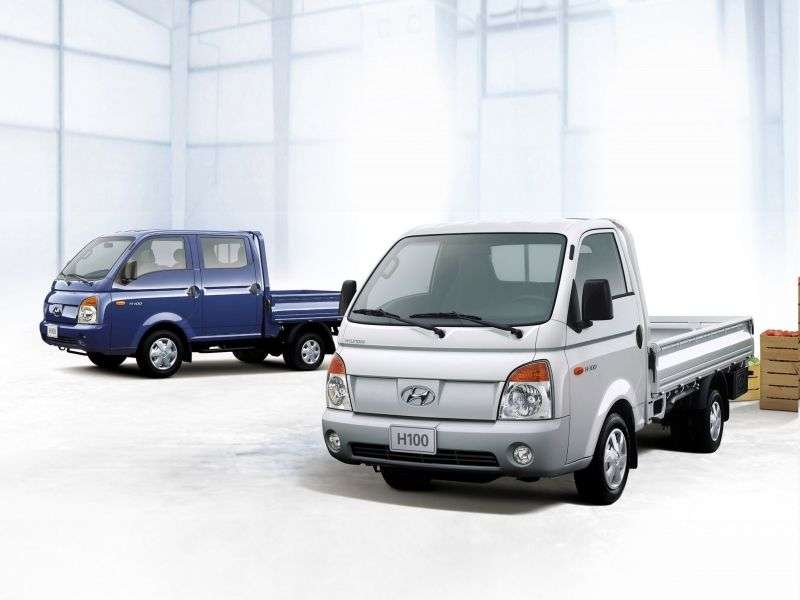 Hyundai H 100 trzeciej generacji Single Cab 2 drzwiowy 2,6 D MT (2004–2007)