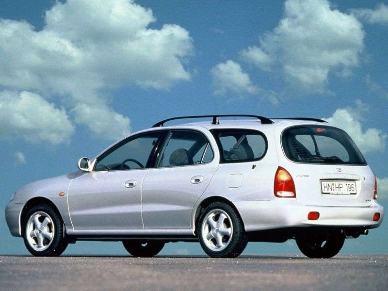 Hyundai Avante J2 Touring kombi 1.5 MT (1996 1998)