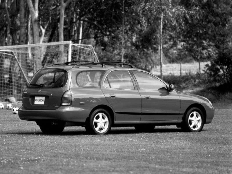 Hyundai Avante J2Touring wagon 1.5 AT (1996–1998)