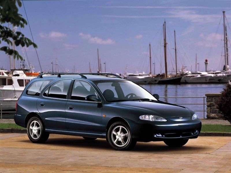 Hyundai Avante J2Touring kombi 1.8 AT (1996 1998)