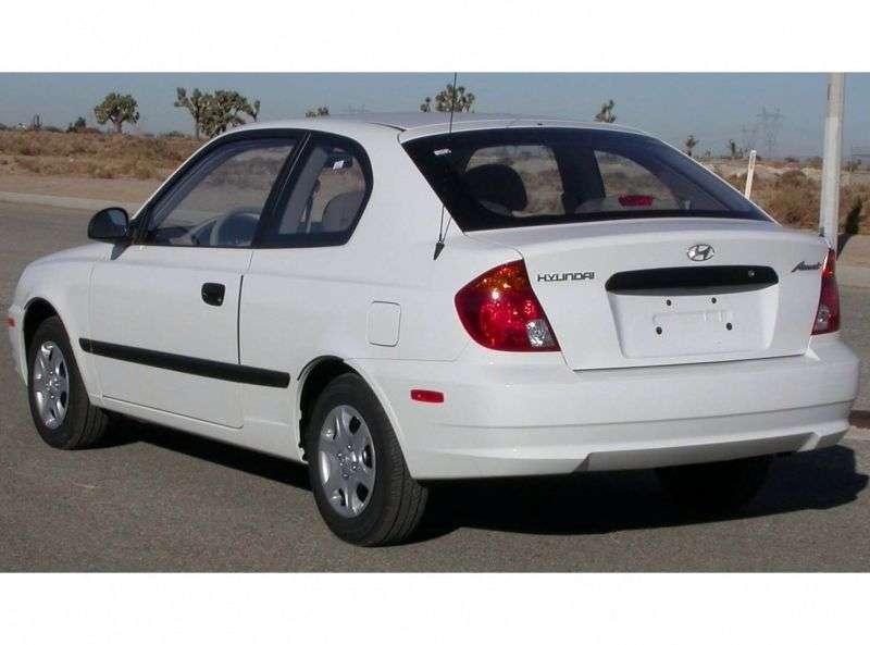 Hyundai Verna LC [zmiana stylizacji] hatchback 3 drzwiowy. 1,5 mln ton (2003 2006)