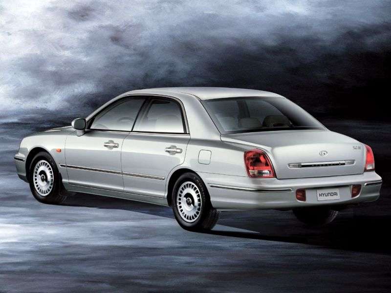 Hyundai XG sedan pierwszej generacji 2.4 MT (1999 2001)