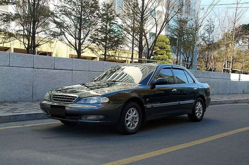 Hyundai Marcia 1st generation sedan 2.0 AT (1995–1998)