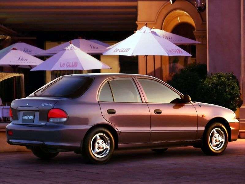 Hyundai Accent X3 [zmiana stylizacji] sedan 1.5 MT (1997 1999)