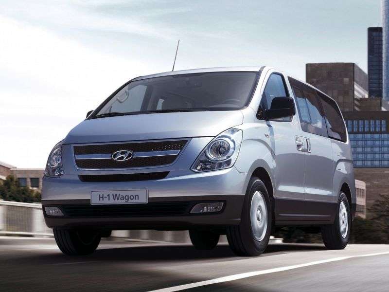 Hyundai H 1 Grand StarexMinibus 2.5 CRDi MT Dynamic (2012) (2007 – present)