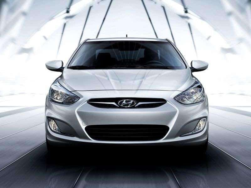 Hyundai Accent RB sedan 1.6 MT (2011 obecnie)