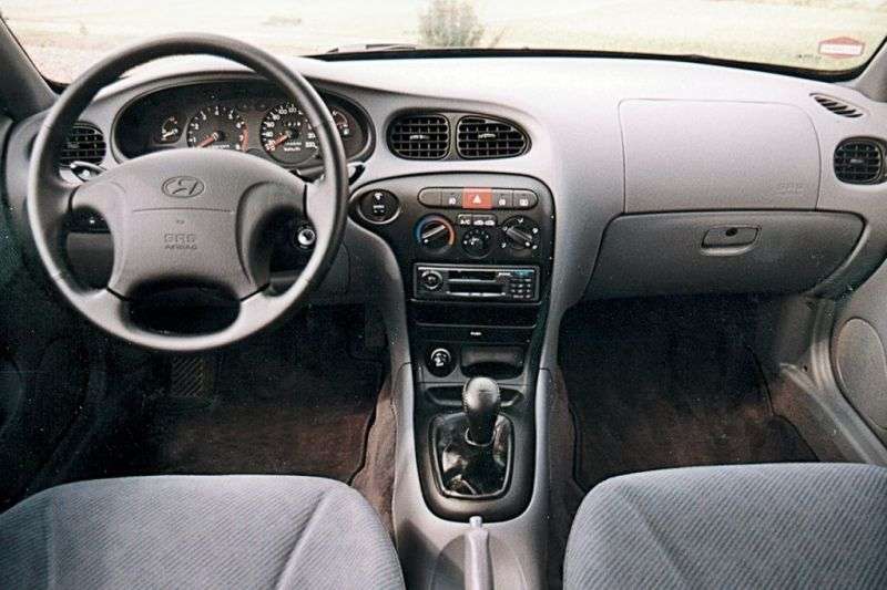 Hyundai Elantra J2 [restyling] 2.0 MT sedan (1998–2000)