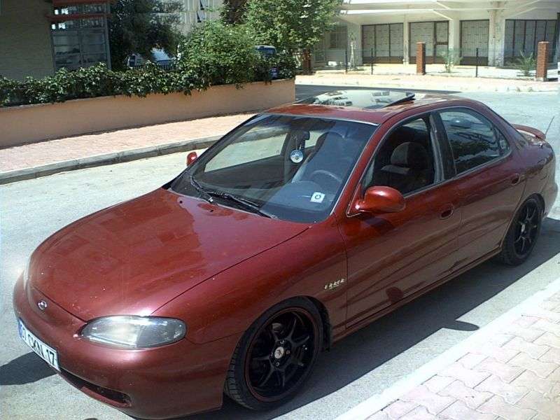 Hyundai Elantra J2 Sedan 1.6 AT (1995 1998)