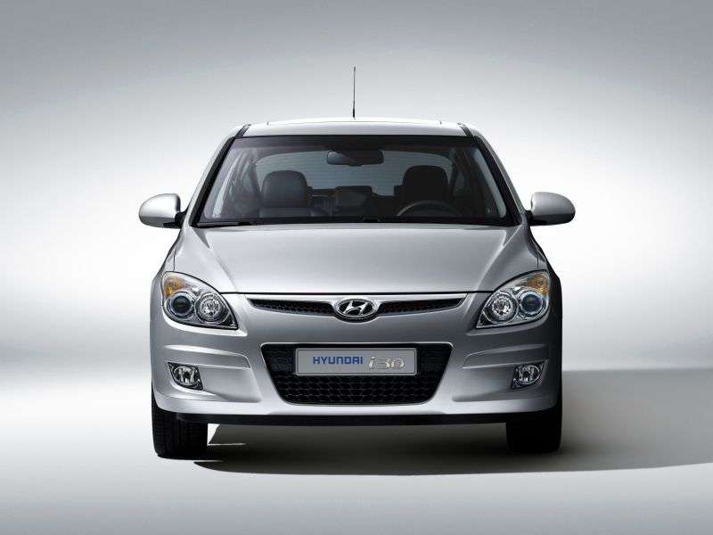 Hyundai i30 FD hatchback 2.0 CRDi MT (2007 2010)