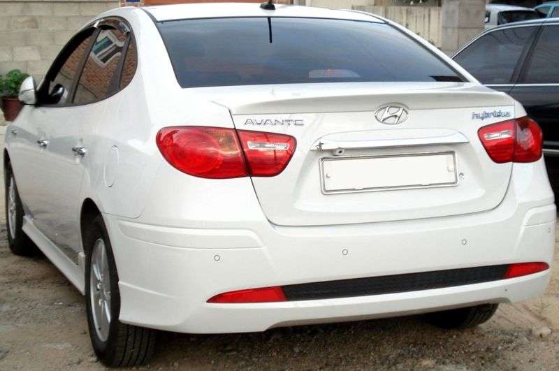 Hyundai Avante HD Hybrid 4 door sedan. 1.6 LPi CVT (2009–2010)