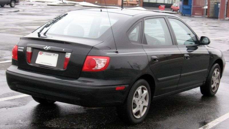 Hyundai Avante XDetchback 1.5 MT (2000–2003)