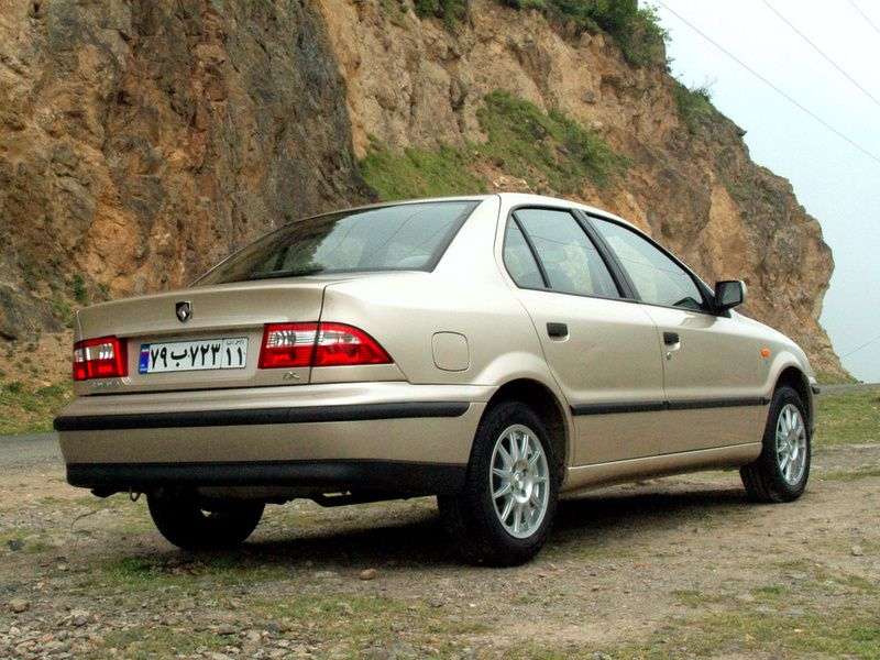 Iran Khodro Samand sedan 1.generacji 1.6 MT (2002 obecnie)