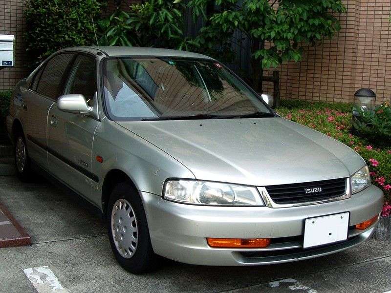 Isuzu Gemini 2nd generation 1.5 MT sedan (1993–1997)