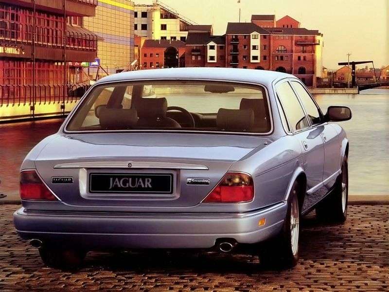 Jaguar XJ X300 4 drzwiowy sedan 4,0 AT (1994 1997)
