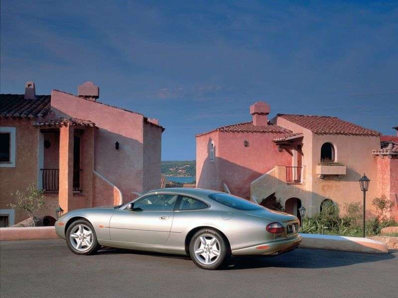 Jaguar XK X100 [Restyled] XK8 Coupe 4.2 AT (2002–2004)