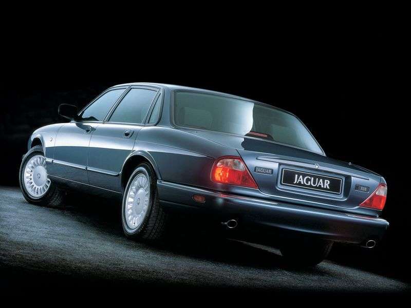 Jaguar XJ X308 [zmiana stylizacji] sedan 4 drzwiowy. 4.0 AT Long (1997 2003)