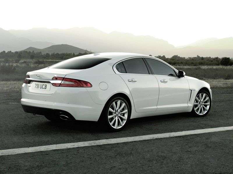 Jaguar XF X250 [zmiana stylizacji] sedan 4 drzwiowy. 2.0 AT Luxury (2012 obecnie)
