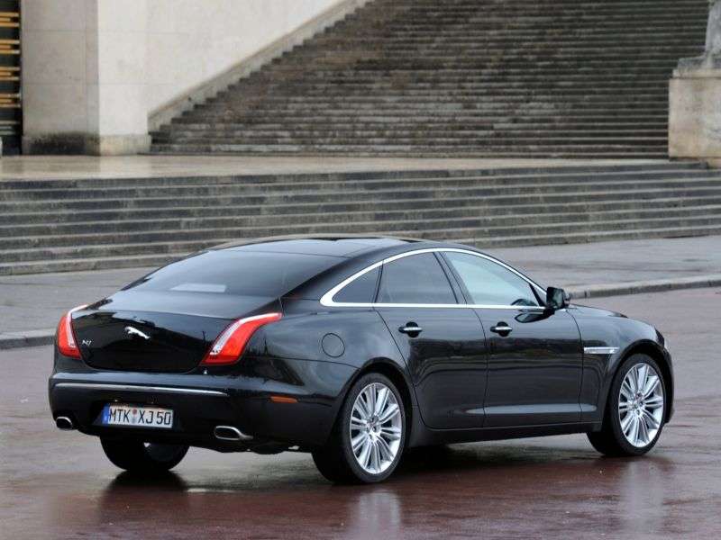 Jaguar XJ X351sandan 4 bit 2.0 AT SWB Luxury (2012 – present)